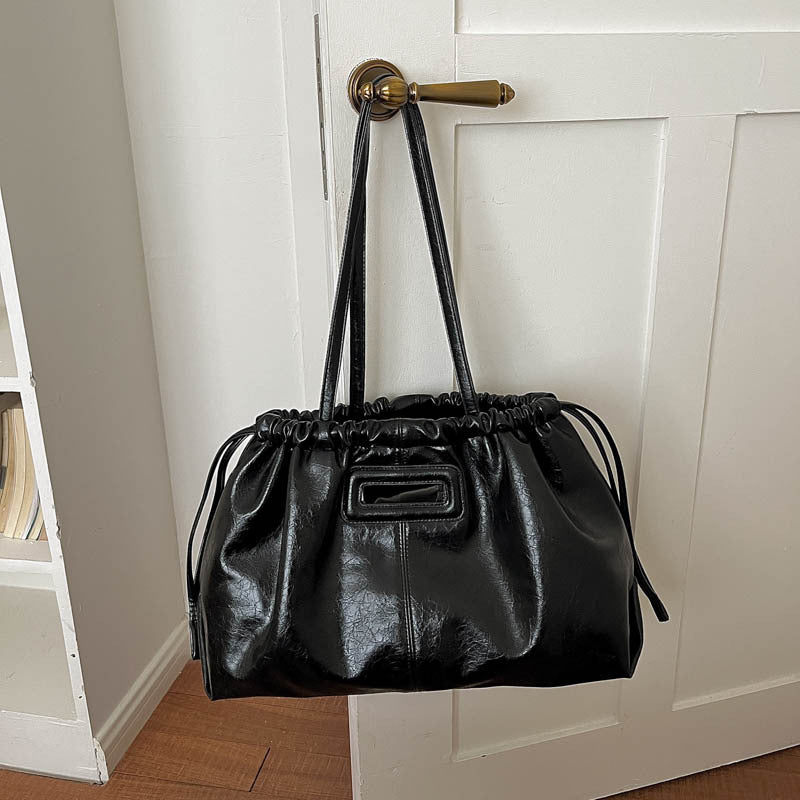Elegant Ruched Leather Handbag