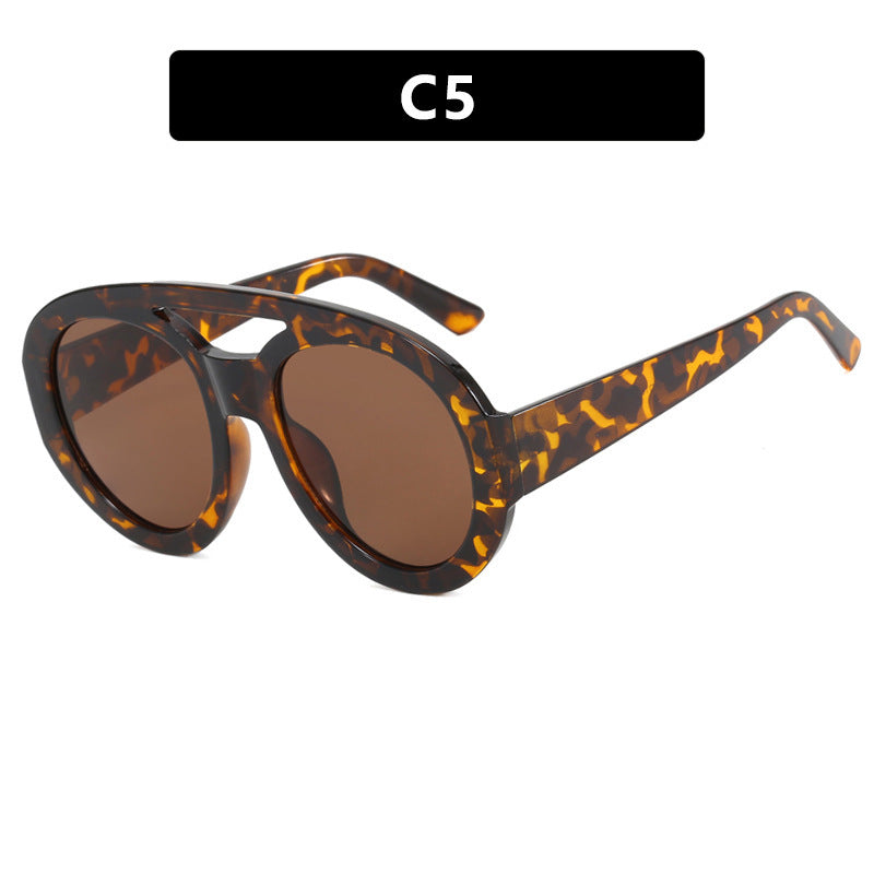 Ladies elegant sunglasses with fashionable design Stornfield