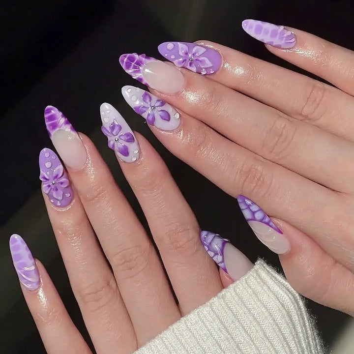 Artistic Floral-Designed Press-On Nail Set 1790745711
