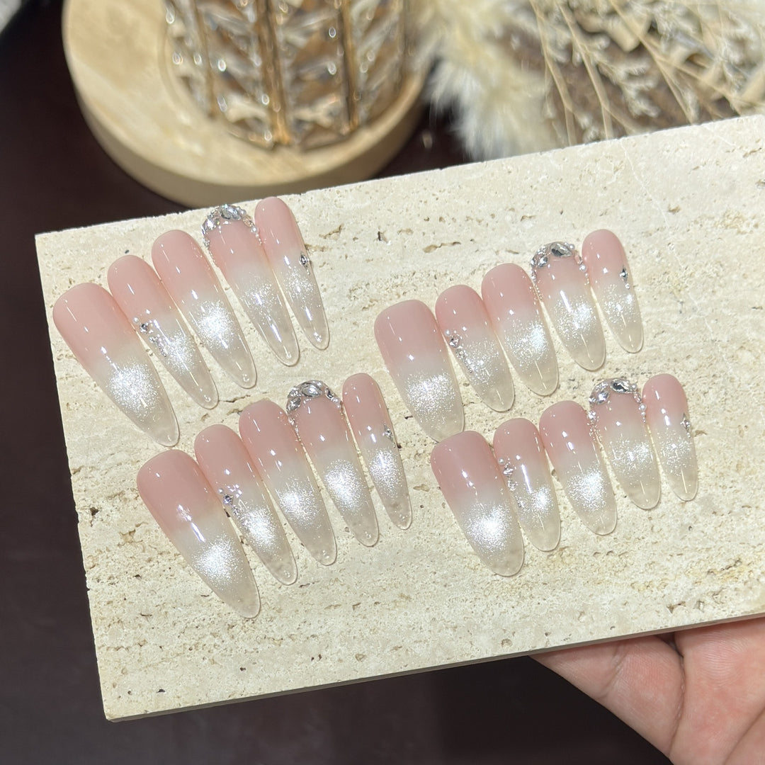 Elegant Decorative Press-On Nail Tips Set