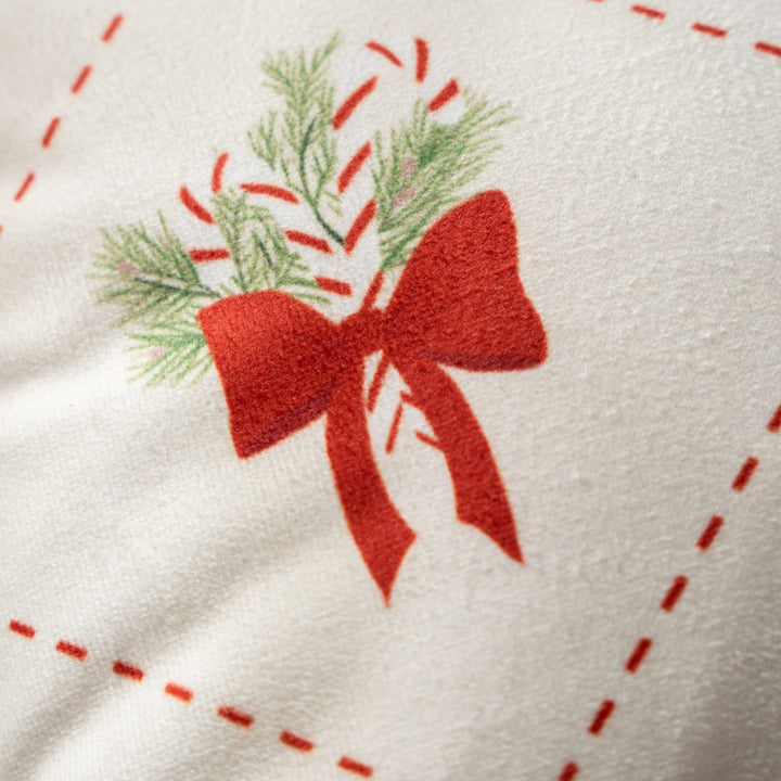 Rectangular decorative pillowcase with Christmas embroidery motifs and piping Stornfield