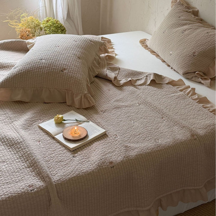 Quilted Ruffled Cotton Bedspread Set