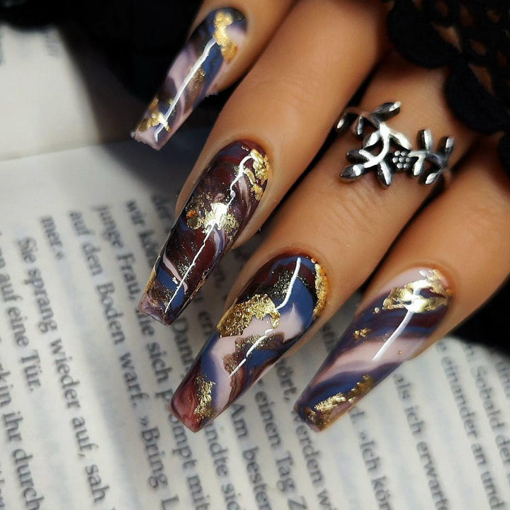 Artificial nails with luxurious design Stornfield
