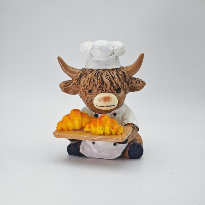Decorative Highland Cattle Figure in Chef Outfit Stornfield
