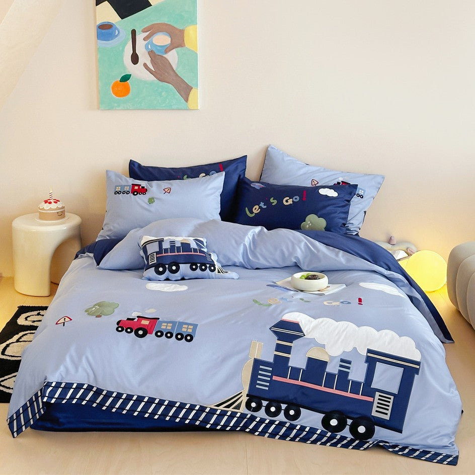 Children's duvet cover set with pull application made of cotton satin and reversible function
