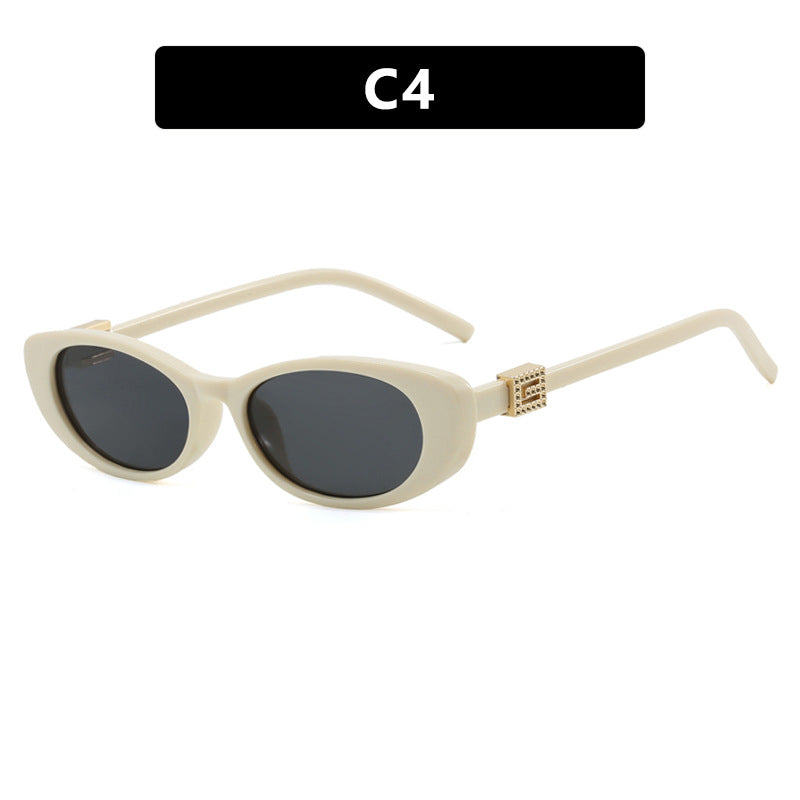 Women elegant Cat-Eye sunglasses with fine accents Stornfield