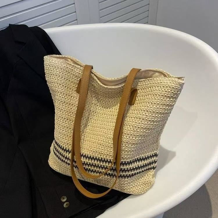 Oversized Beach Bag Made of Woven Material Stornfield