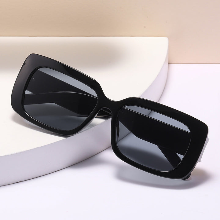 Women's Oversized Sunglasses with Luxurious Transparent Frame Stornfield