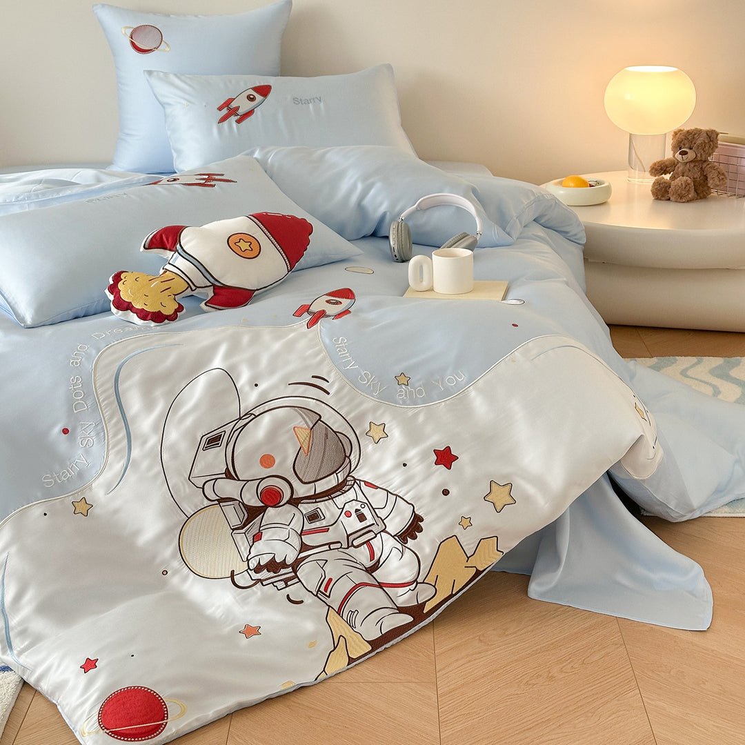 Children's bedding set made of cotton satin with rocket and Ultraman appliqués