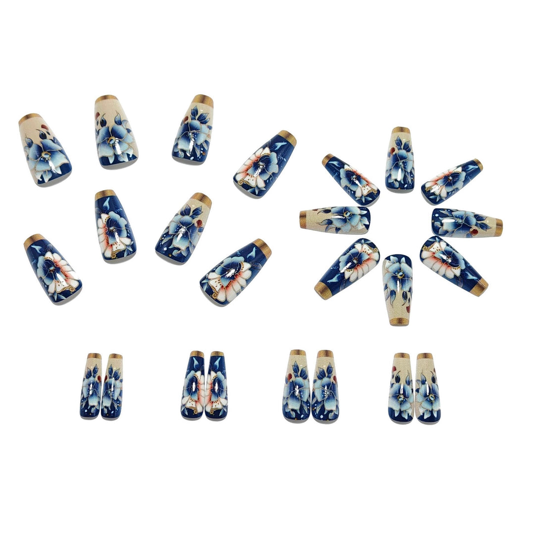Deluxe artificial nails with floral accents Stornfield