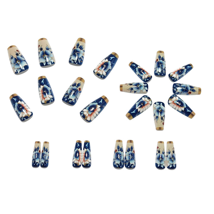 Deluxe artificial nails with floral accents Stornfield