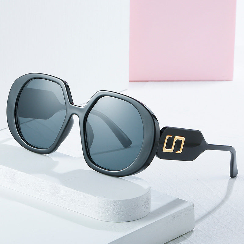 Women oversized sunglasses with distinctive frame and UV protection Stornfield