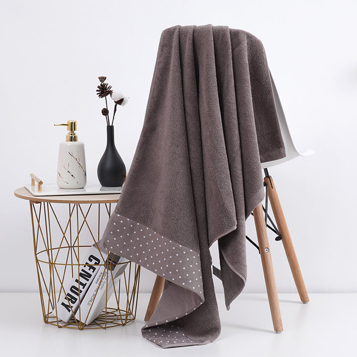 High-Quality Bath Towel with Elegant Border Stornfield