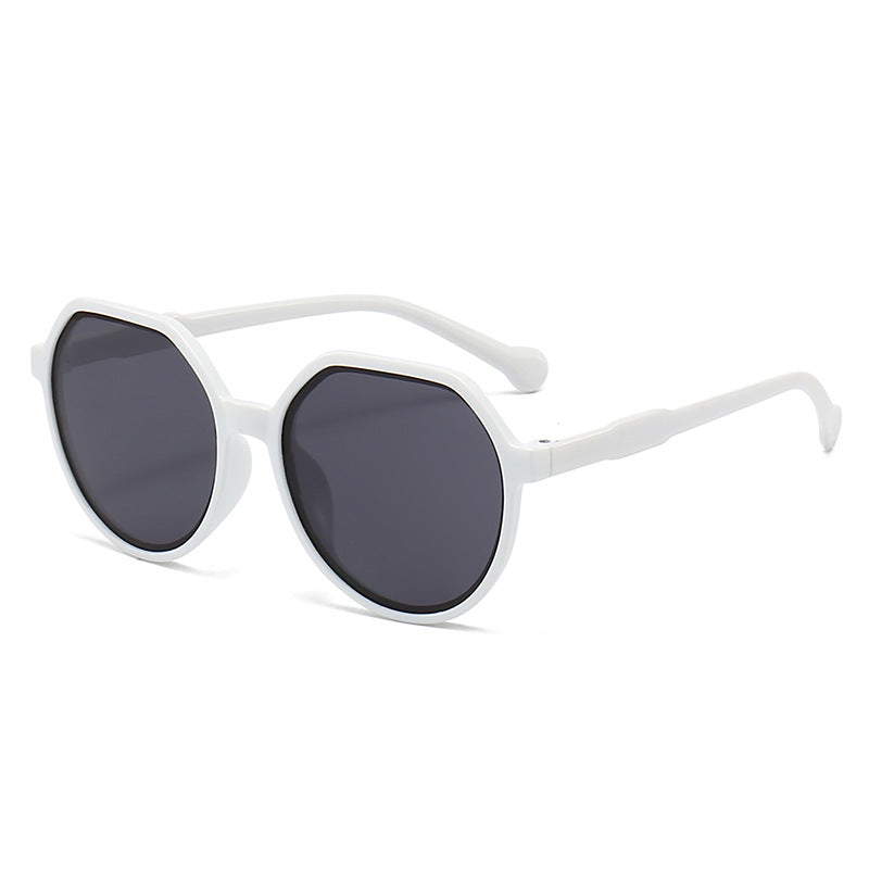 Vintage-Inspired Oversized Sunglasses