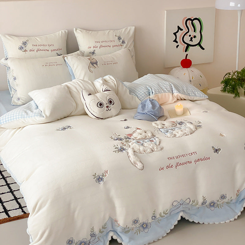 Children's Bedding Set with Embroidered Astronauts and Planets made of Soft Microfiber