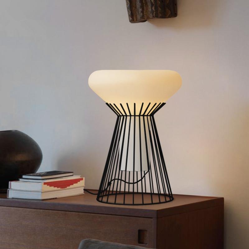 Modern Minimalist Table Lamp with Geometric Design
