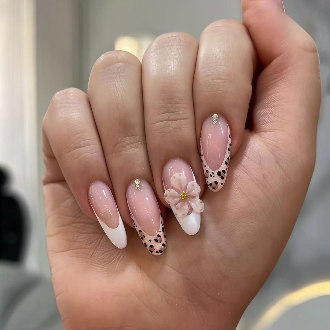 Elegant Floral Decor Press-On Nail Extensions Stornfield