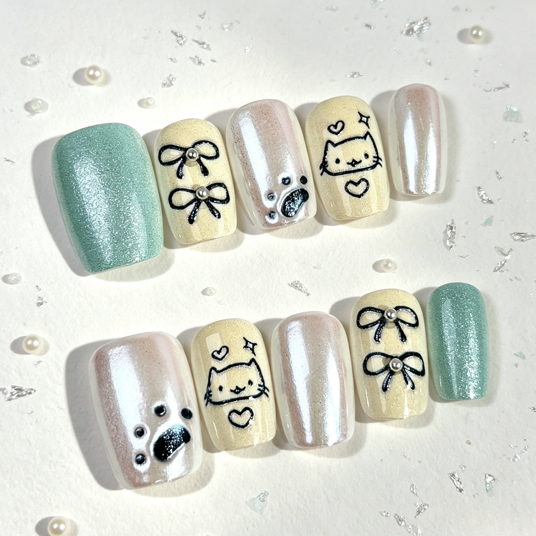 Creative Cat-Themed Press-On Nail Art Set