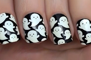 Artistic Halloween-Themed Nail Art Stornfield 1789915324