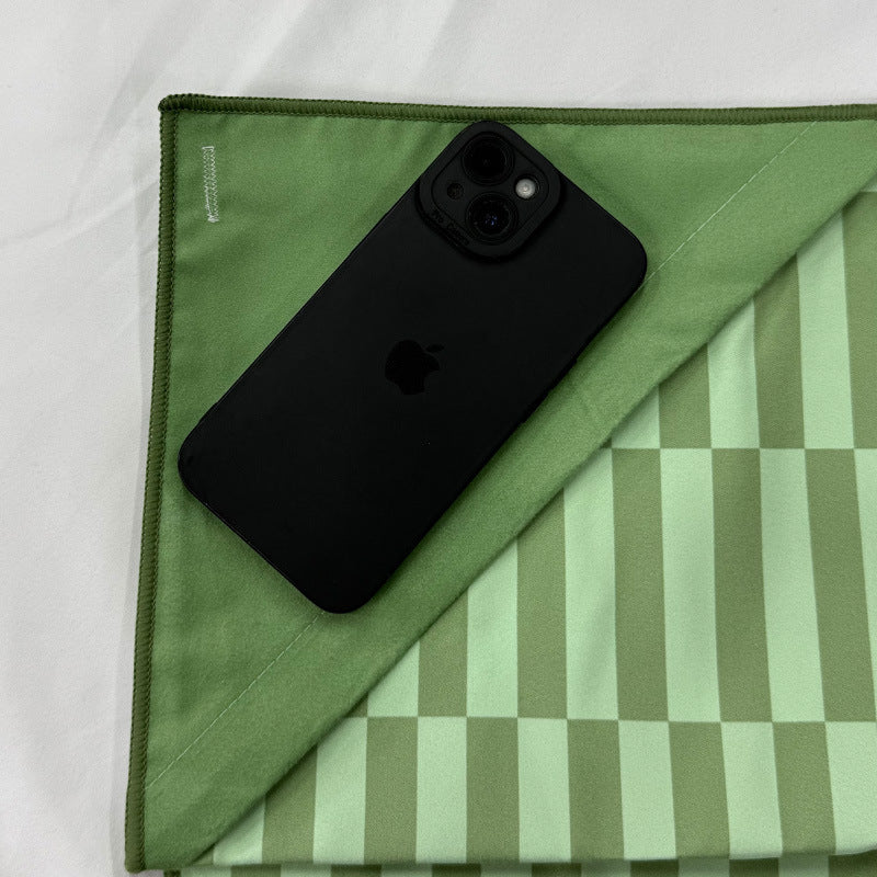 Beach towel with modern striped design Stornfield