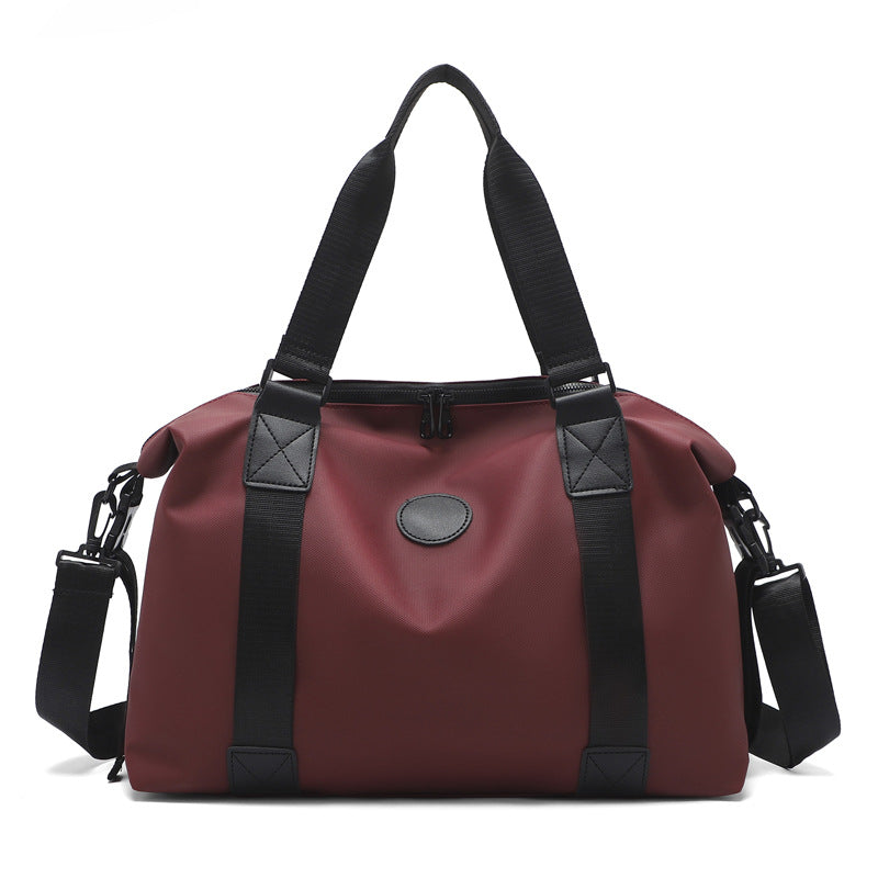 Sporty travel bag with sealed zipper and adjustable shoulder strap Stornfield