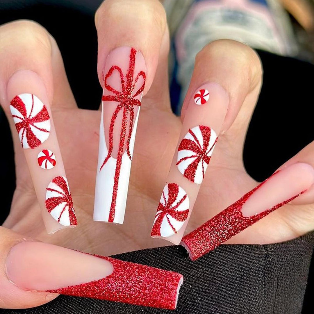 Decorative Press-On Nail Art Set with Elegant Floral and Shimmer Design Stornfield