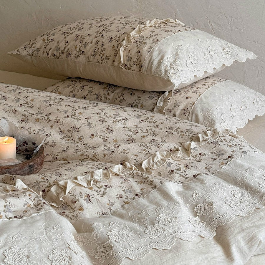 Decorative Luxurious Floral Embroidered Bedding Set Stornfield