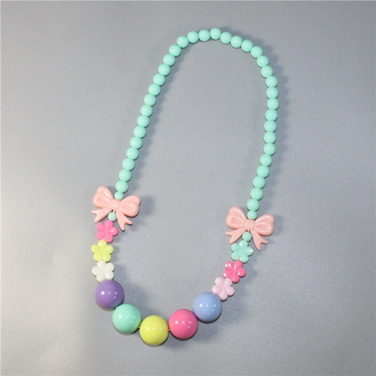 Colorful pearl necklace with floral elements Stornfield