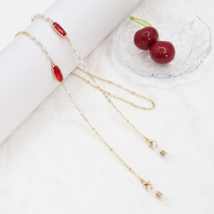 Elegant Eyewear Chain Holder Stornfield