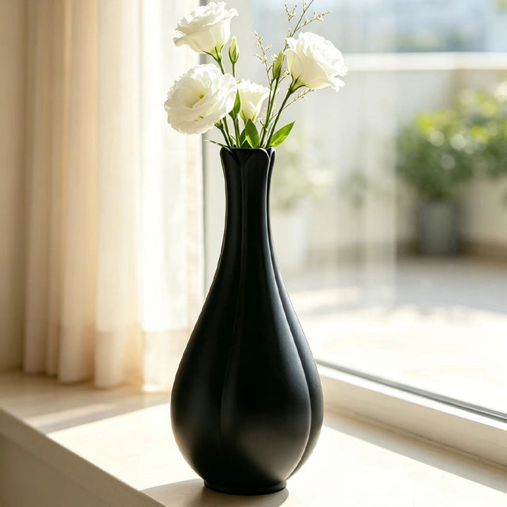 Elegant Minimalistic Tulip-Shaped Vase Stornfeild