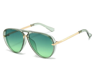 Elegant Aviator Sunglasses with Gold Accents Stornfield