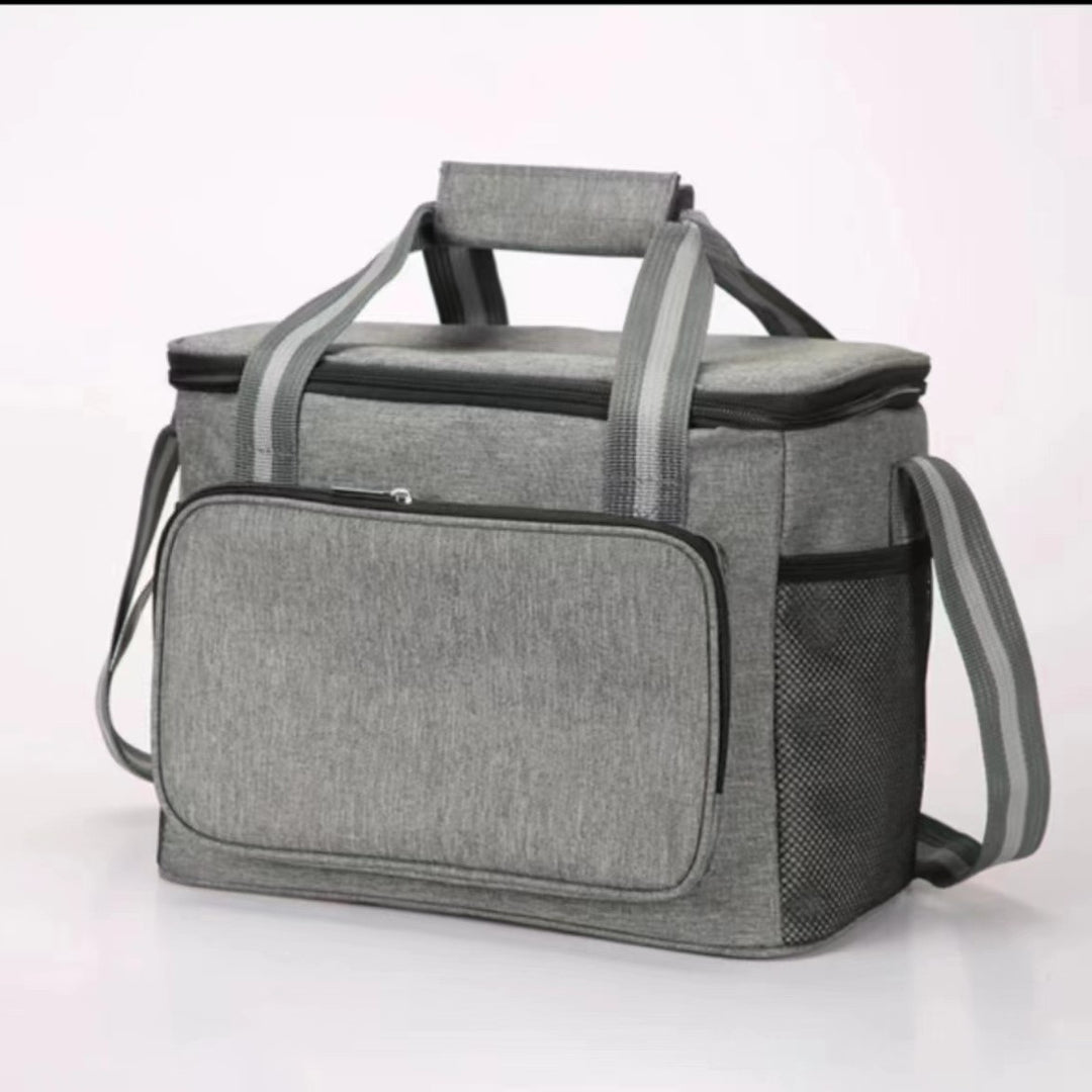 Cooling and transport bag with insulating inner lining Stornfield