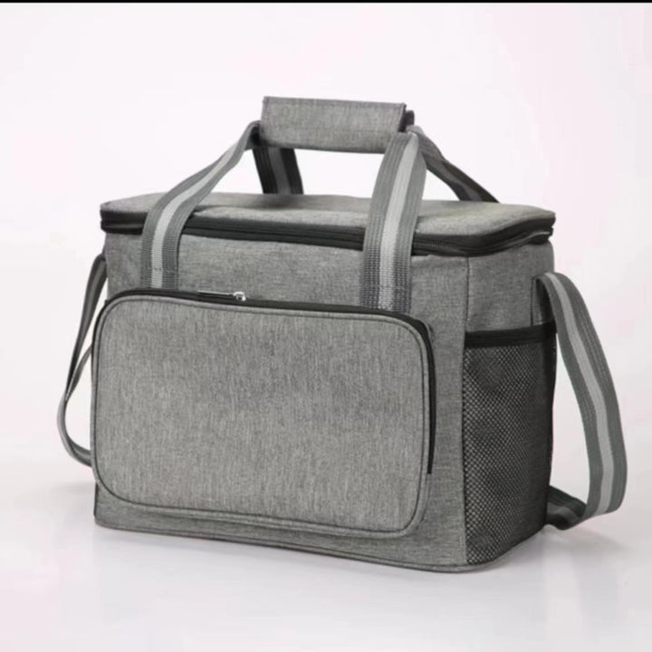 Cooling and transport bag with insulating inner lining Stornfield