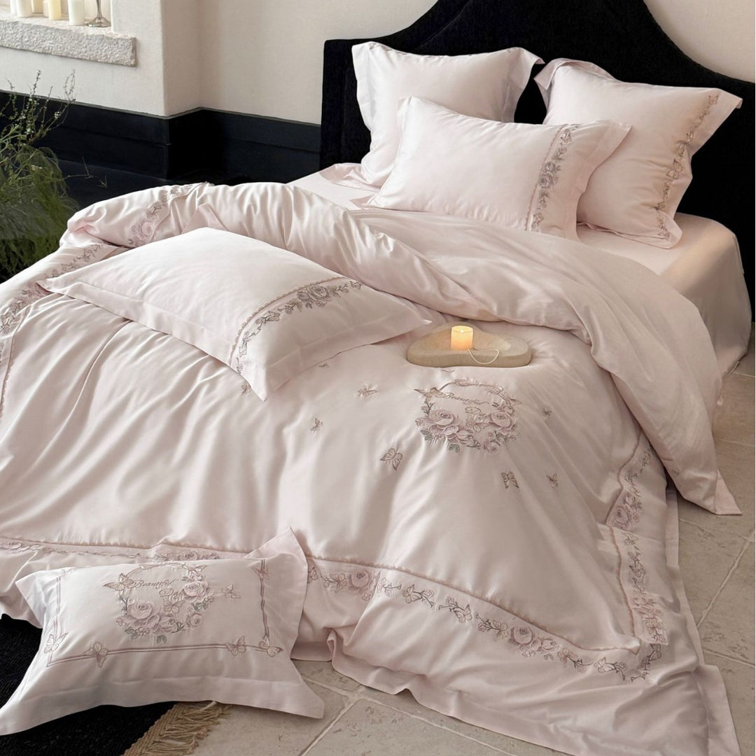 Embroidered Satin-Effect Luxury Duvet Cover Set with Floral Wreath and Pillow Shams