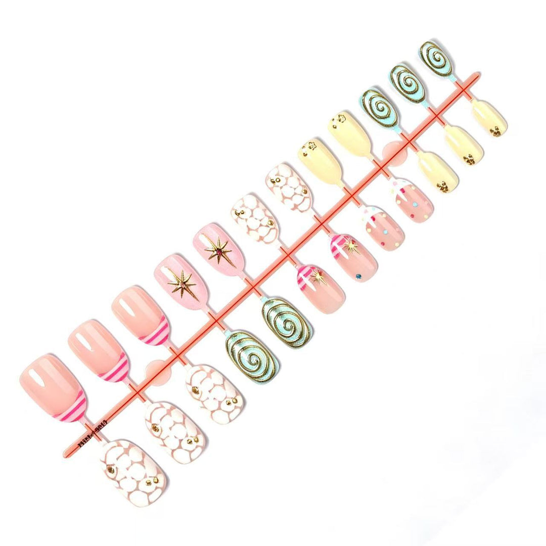Trendy Decorative Press-On Nail Art Set Stornfield