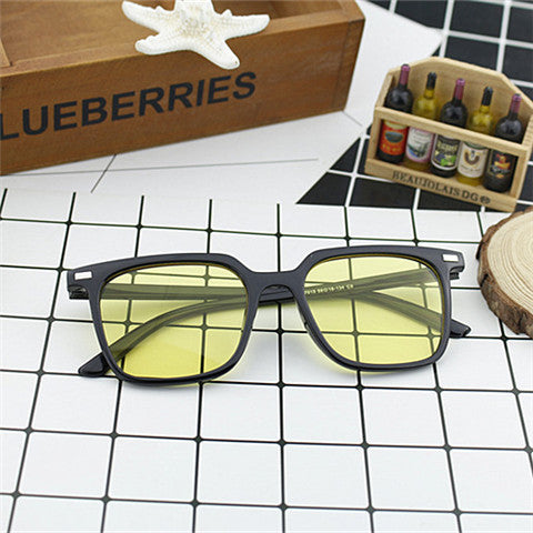 Women's modern square sunglasses with minimalist frame structure Stornfield