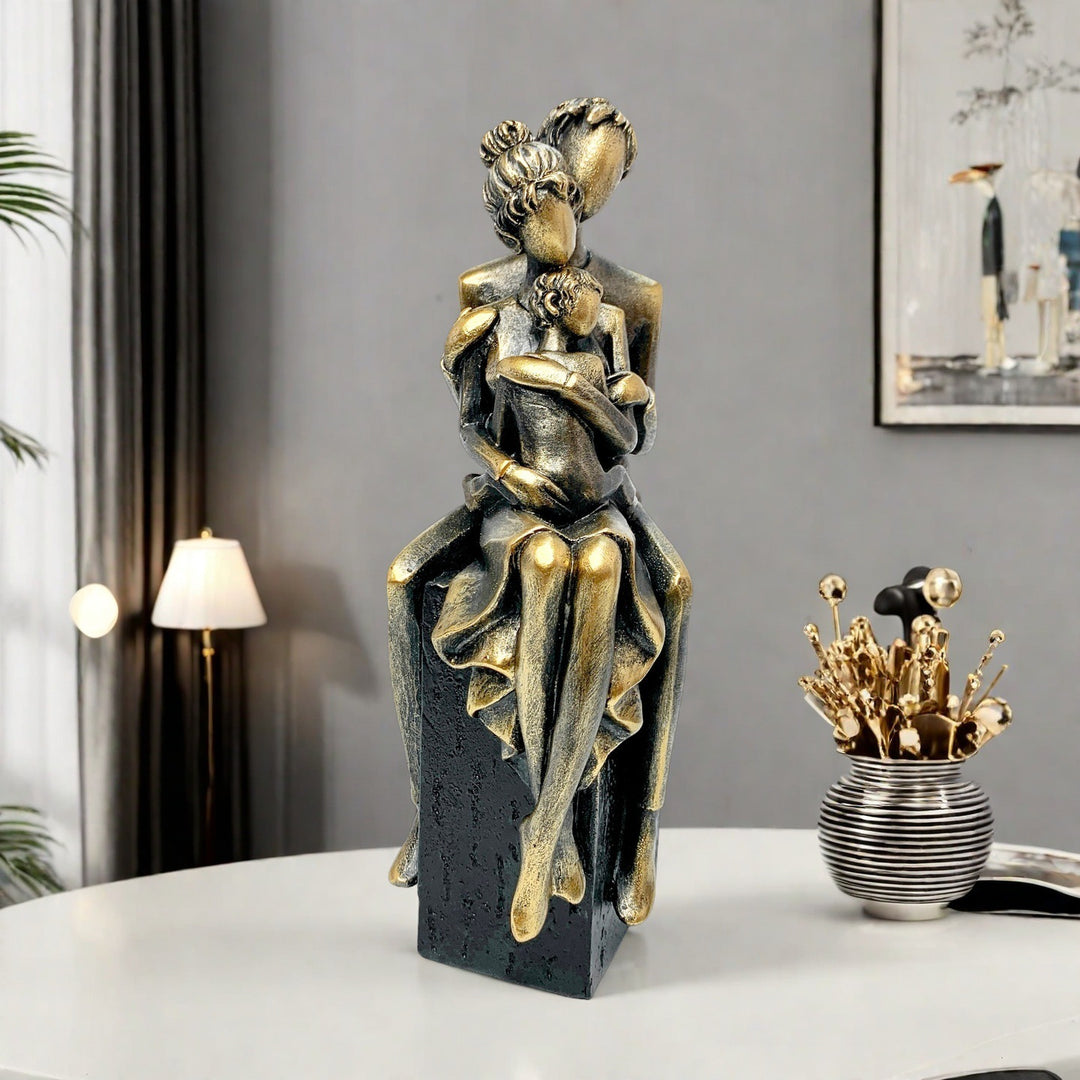 Elegant sculpture of a romantic couple Stornfield