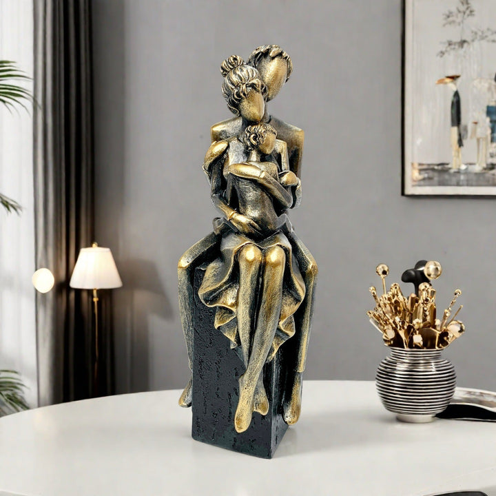 Elegant sculpture of a romantic couple Stornfield