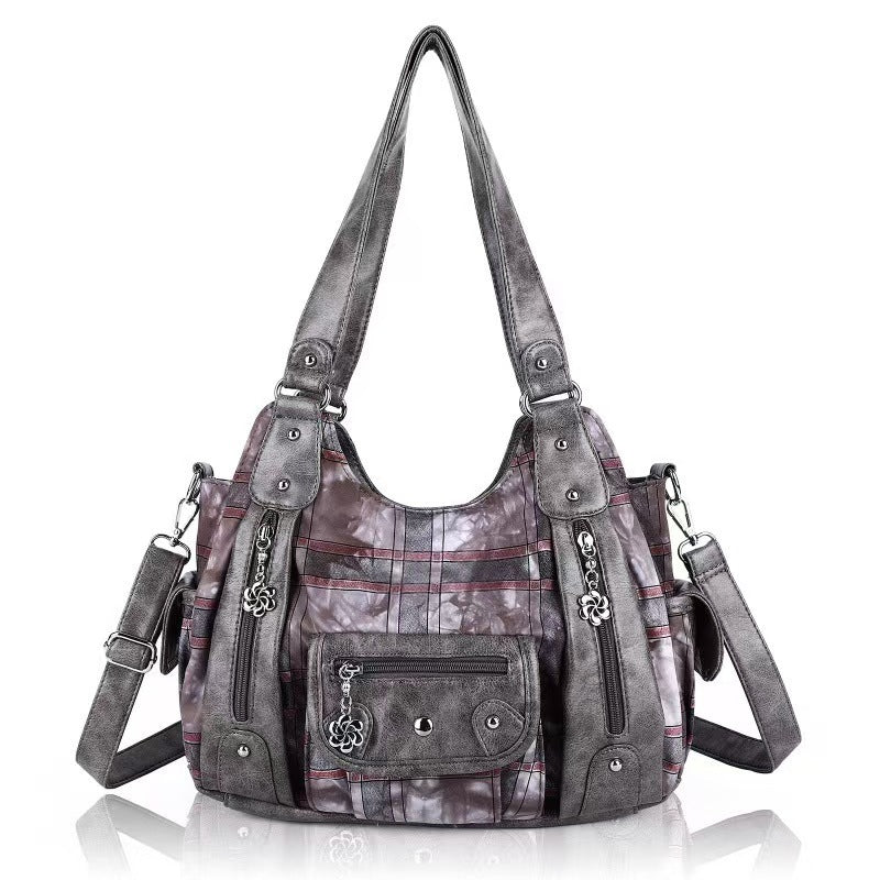 Fashionable shoulder bag with elegant details Stornfield