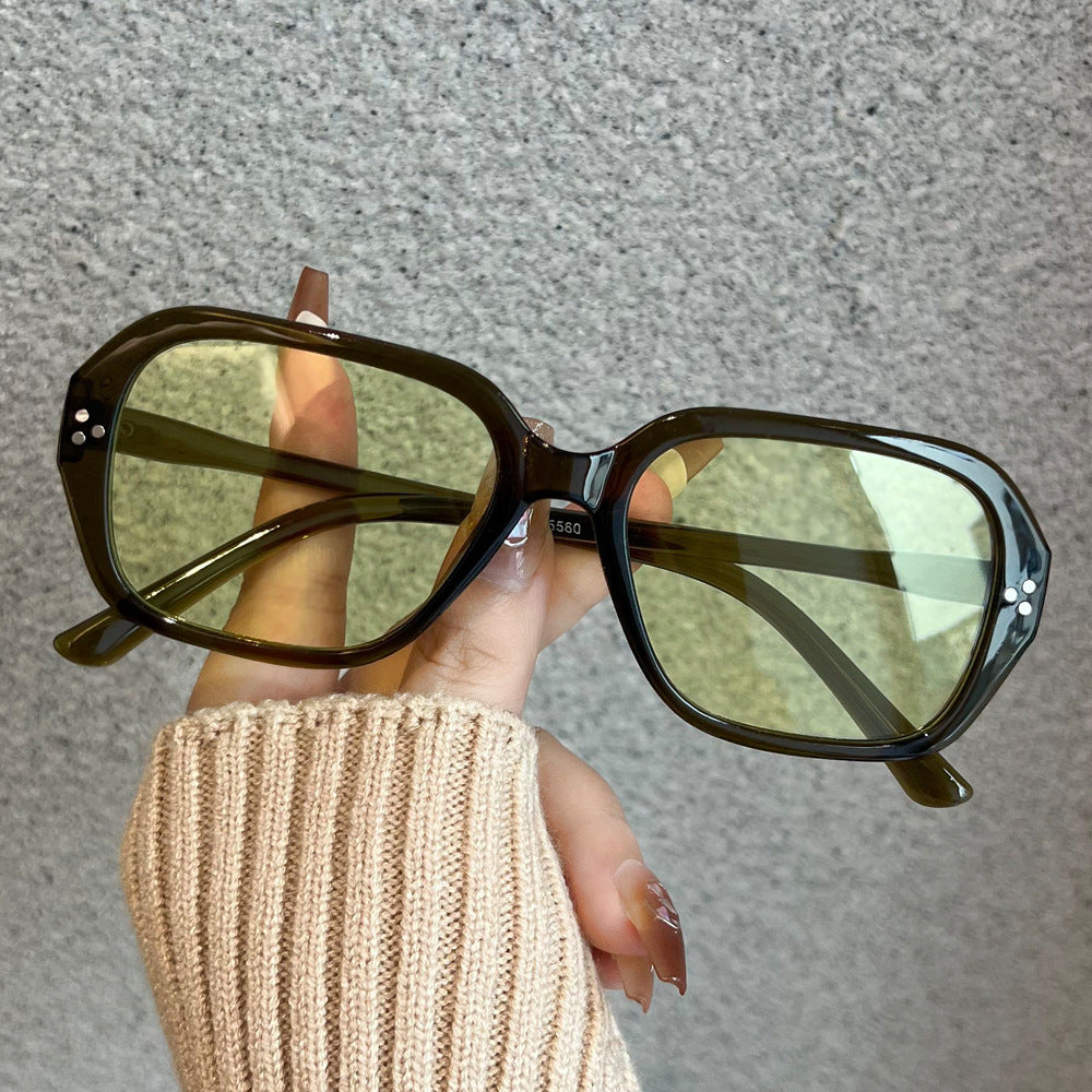 Women's fashionable oversized sunglasses in elegant design Stornfield