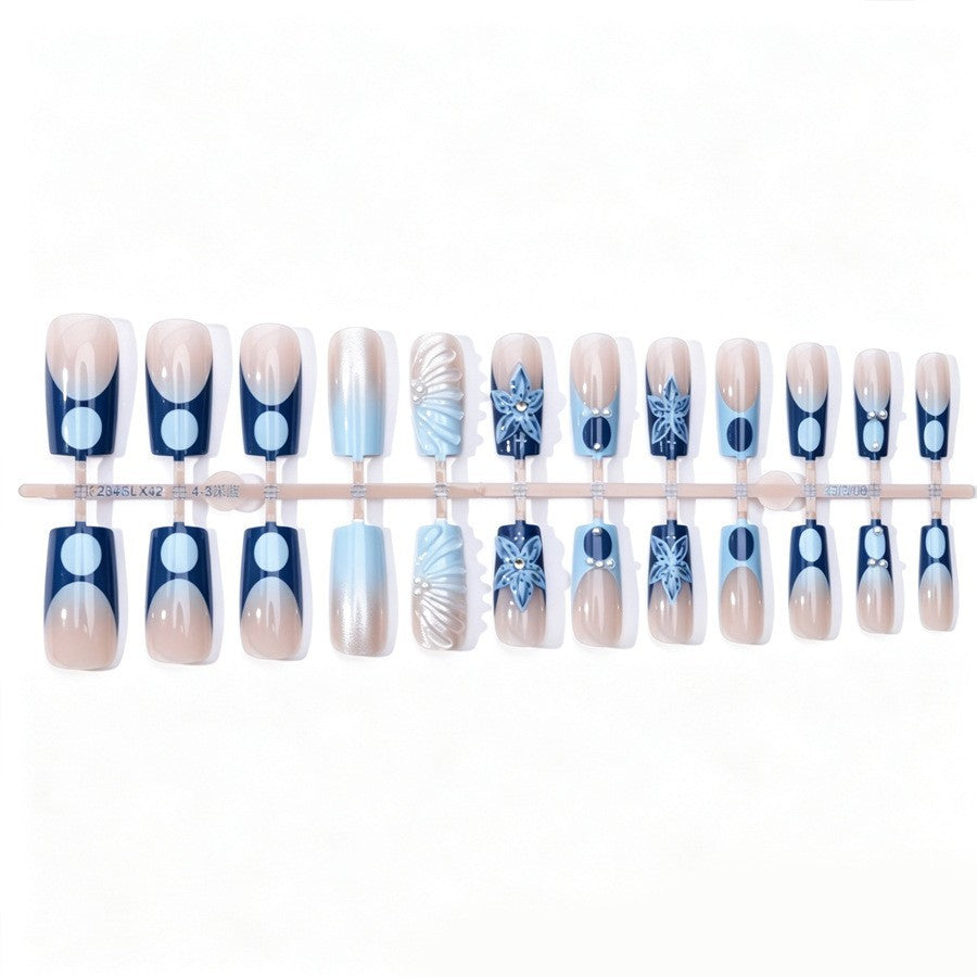 Artificial nail set with floral and elegant decorations Stornfield