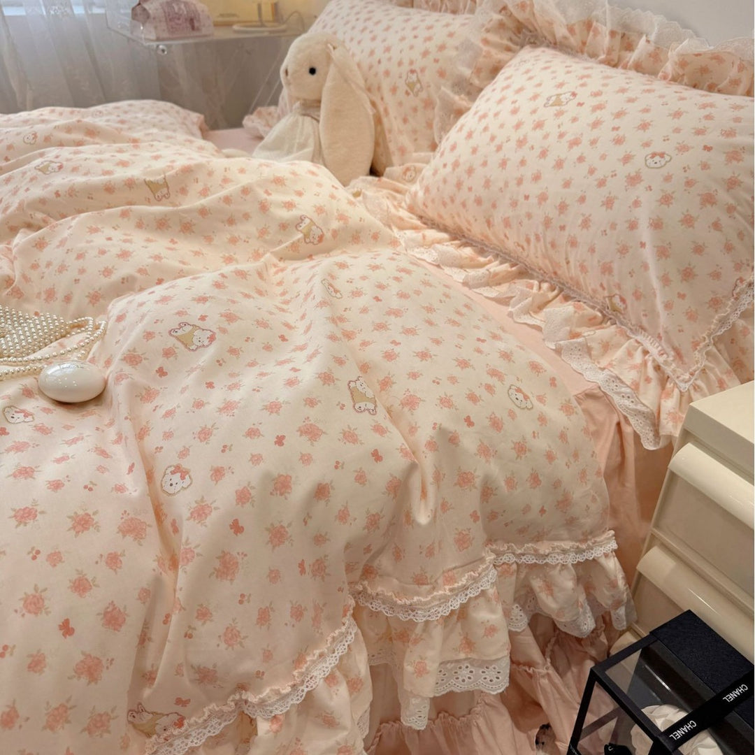 Romantic bedding set with lace ruffle, frills and fine rose stripe