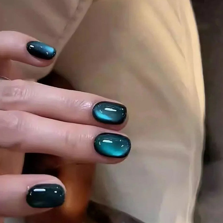Artificial Nails In Elegant Glitter Finish Stornfield