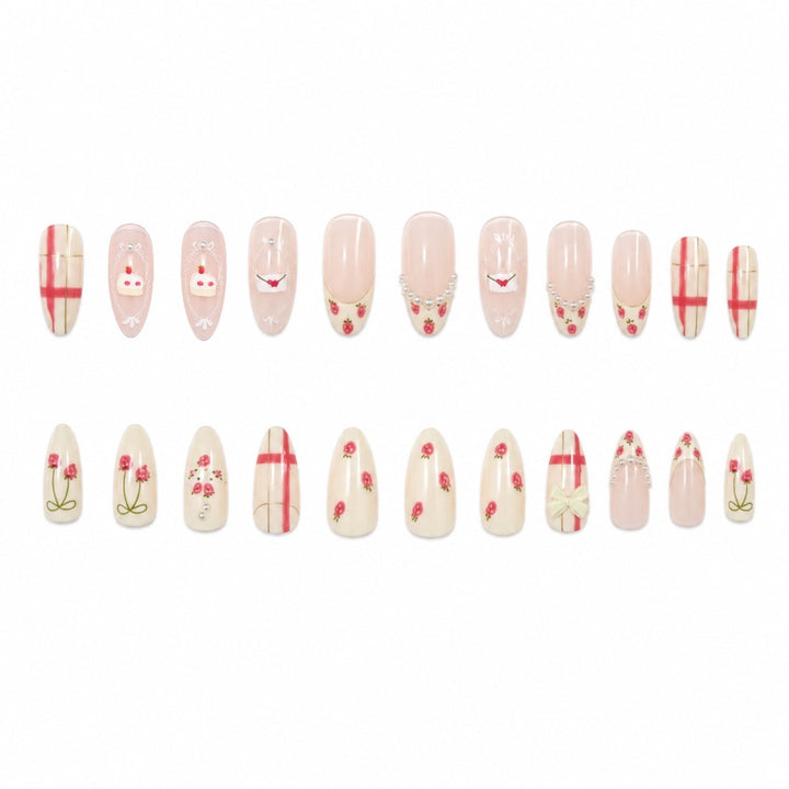 Creative artificial nails with detailed 3D motifs Stornfield