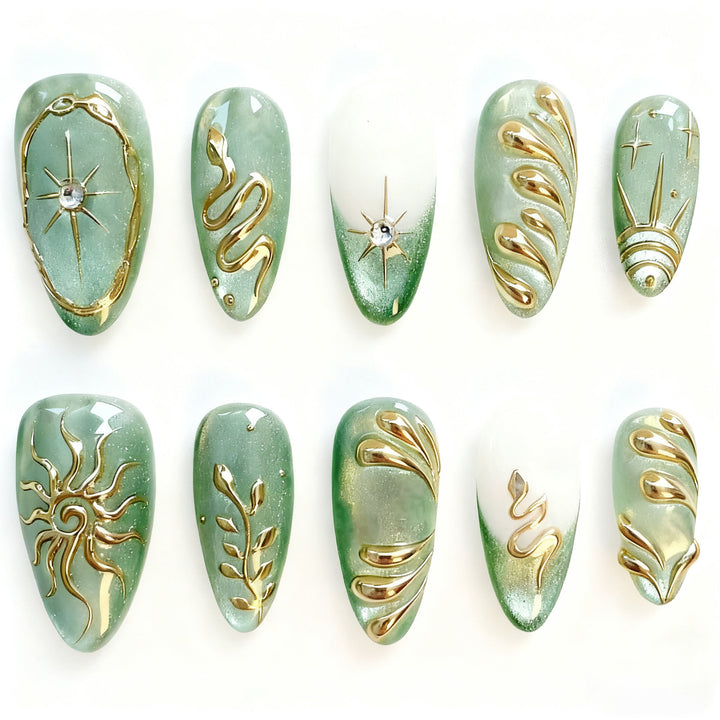 Artificial nails with elegant gold design Stornfield