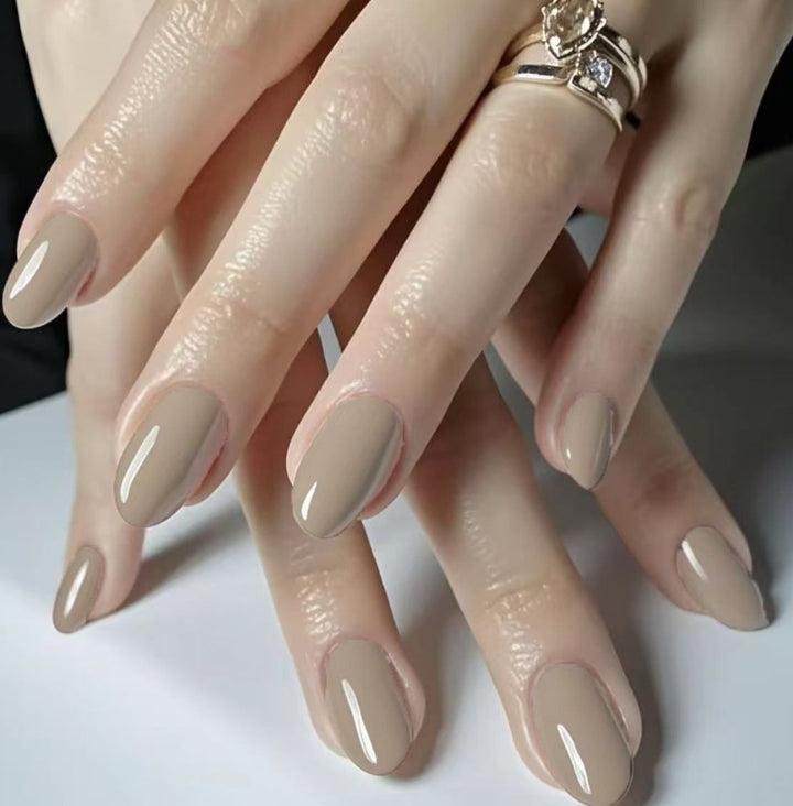 Glossy Oval-Shaped Nail Enhancements Stornfield