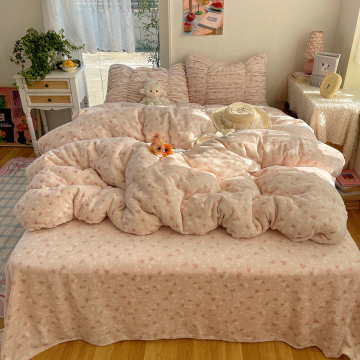 Ultra-Soft Floral Pattern Fleece Blanket