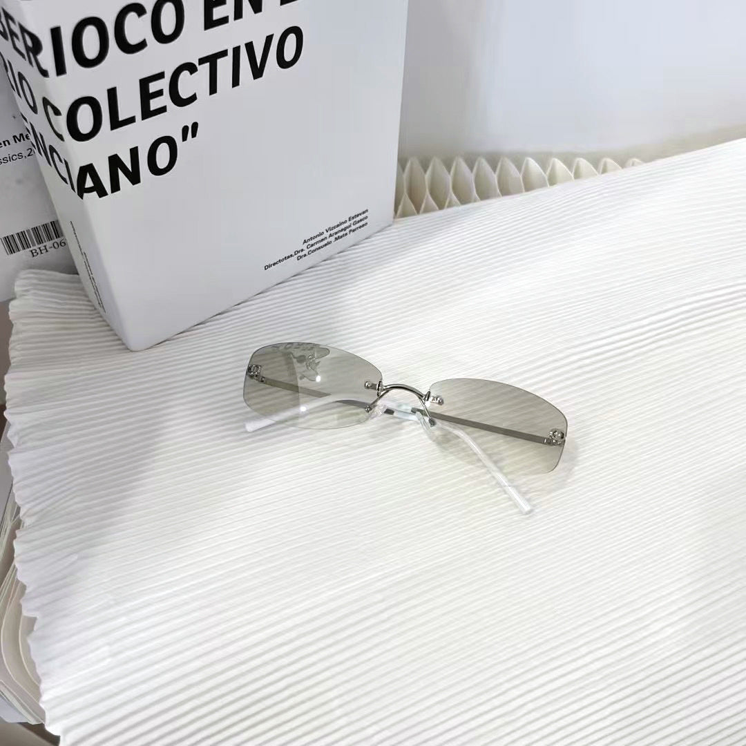Elegant Premium Sunglasses with Sleek Metal Frame Stornfield