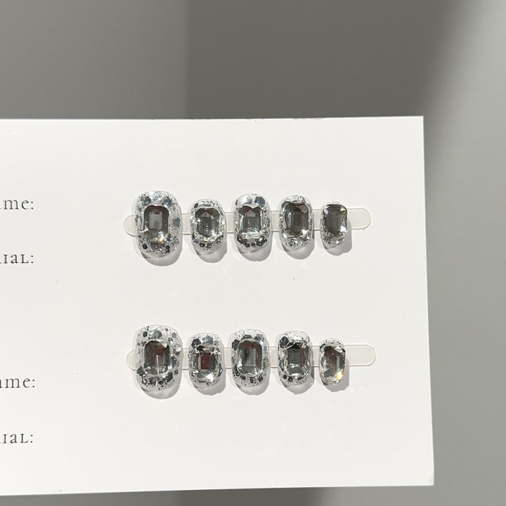 Sparkling Rhinestone 3D Press-On Nail Art