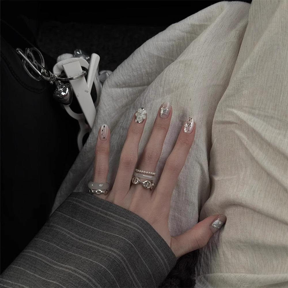 Artificial nails with decorative accents Stornfield